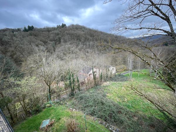 MAISON EN PIERRE DE CARACTERE DE 182 m2
