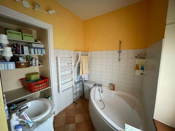 MAISON EN PIERRE DE CARACTERE DE 182 m2
