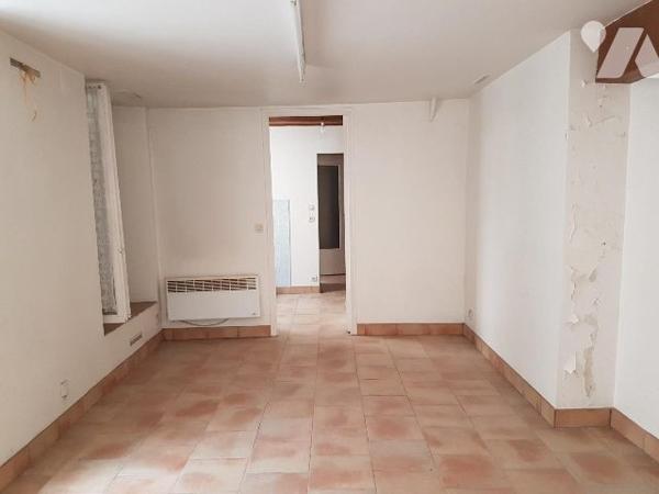 MAISON AVEC DEUX LOGEMENTS