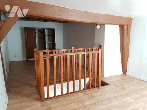 MAISON AVEC DEUX LOGEMENTS