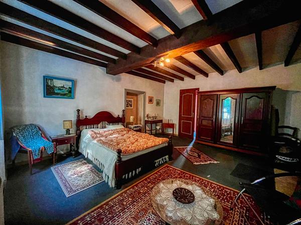 17600 BALANZAC Maison Balanzac 7 pièce(s) 201 m2