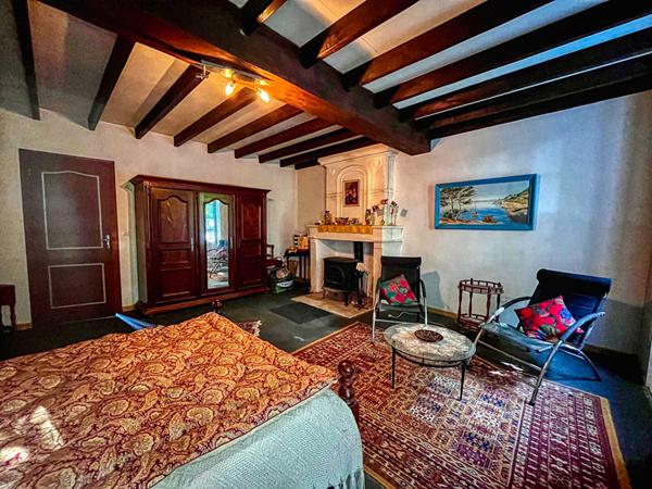 17600 BALANZAC Maison Balanzac 7 pièce(s) 201 m2