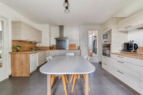 Maison Saint Barthelemy D Anjou 179 m2 5 chambres