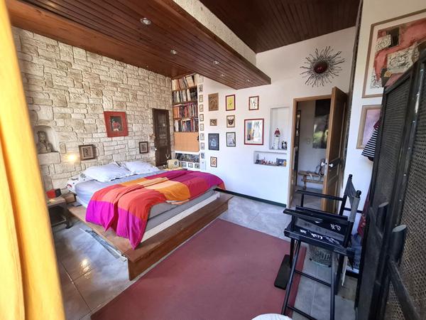 En exclusivité - Duplex T5 avec terrasse : Secteur Capelette (13010)
