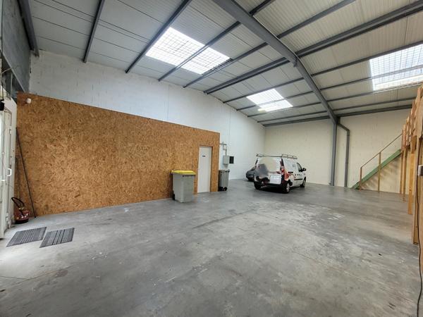 A LOUER - Local d'activité d'environ 180 m2 aux Sorinières