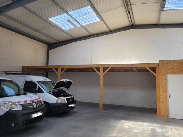 A LOUER - Local d'activité d'environ 180 m2 aux Sorinières