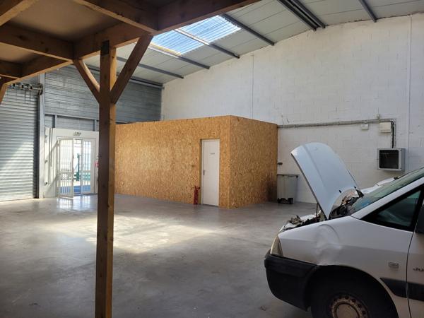 A LOUER - Local d'activité d'environ 180 m2 aux Sorinières