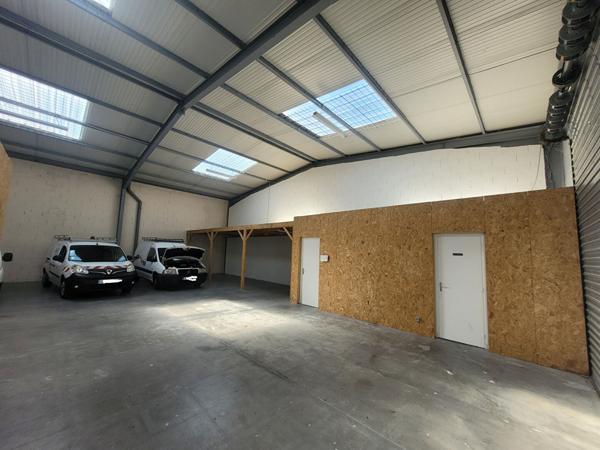 A LOUER - Local d'activité d'environ 180 m2 aux Sorinières