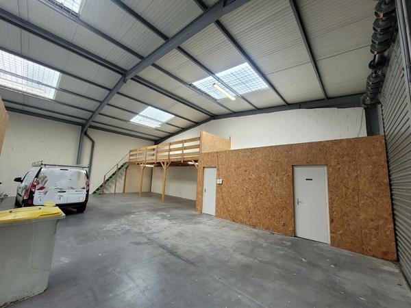 A LOUER - Local d'activité d'environ 180 m2 aux Sorinières