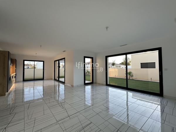 Villa T4 plain pied garage et climatisation, proche de Narbonne .