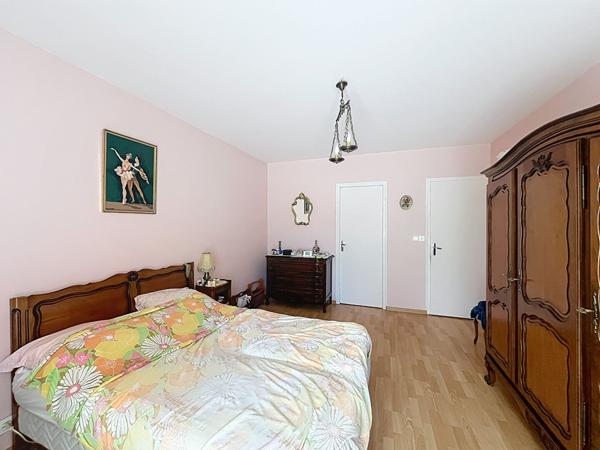 Maison Saint Cyr En Val 8 pièces avec grand jardin