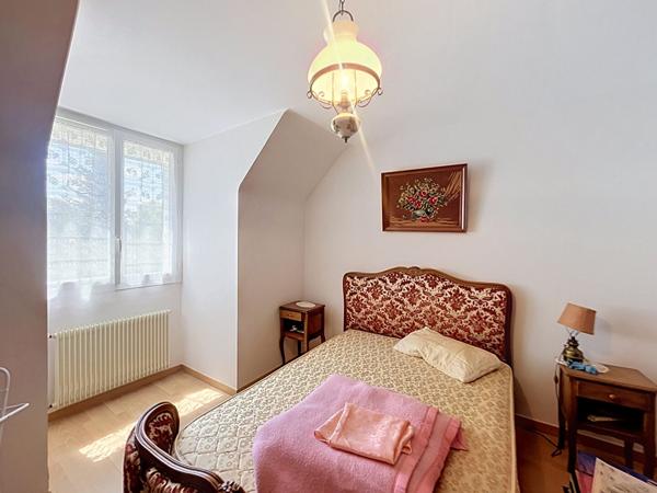 Maison Saint Cyr En Val 8 pièces avec grand jardin