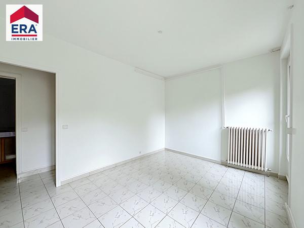 A VENDRE - 2 PIECES TRES BON ETAT - RUE MOLIERE