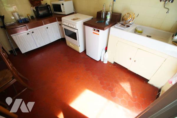 Appartement / Maison T3 de 78m2, rez-de-jardin (JARDIN de 120m2 +dépendance) dans le 4e à Marseille.