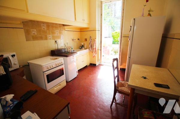 Appartement / Maison T3 de 78m2, rez-de-jardin (JARDIN de 120m2 +dépendance) dans le 4e à Marseille.