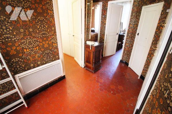 Appartement / Maison T3 de 78m2, rez-de-jardin (JARDIN de 120m2 +dépendance) dans le 4e à Marseille.