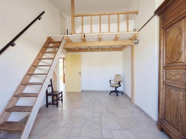 Villa rénovée, piscine avec abri, avec dépendance, 25 mn de Cannes