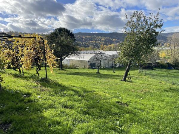 Maison T4 sur grand terrain avec dépendances