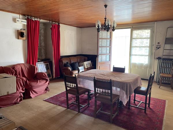 Maison T4 sur grand terrain avec dépendances