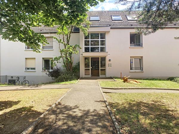 STRASBOURG Ganzau - Joli F1 avec parking