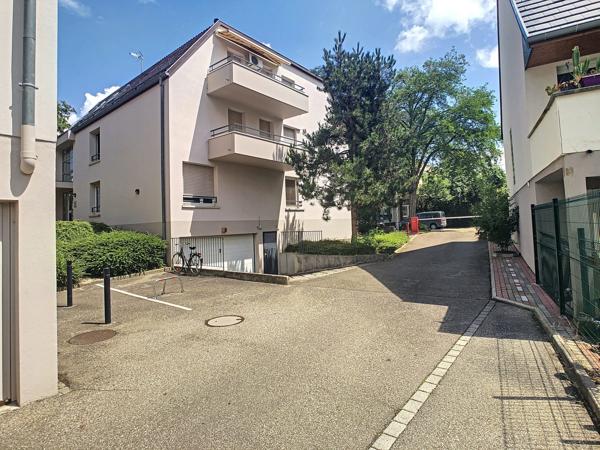 STRASBOURG Ganzau - Joli F1 avec parking