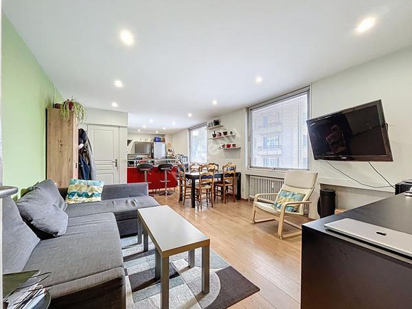 ANNECY (Cran Gevrier _ Secteur Pont Neuf) _ Spacieux appartement 2 pièces de 48,15 m² à vendre