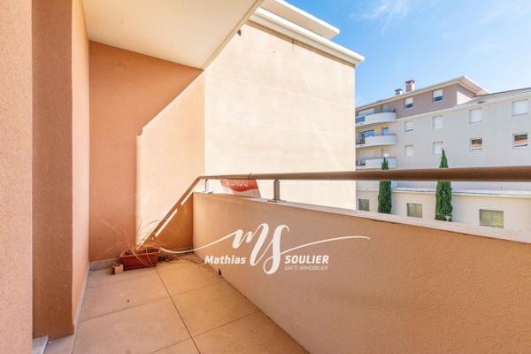 T2 48 m² avec terrasse/balcon/parking - La Duranne