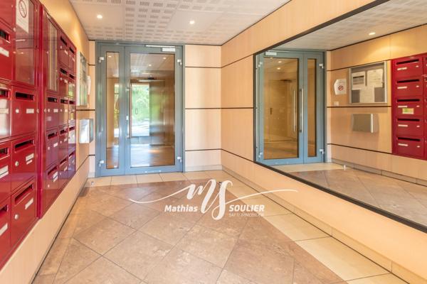 T2 48 m² avec terrasse/balcon/parking - La Duranne