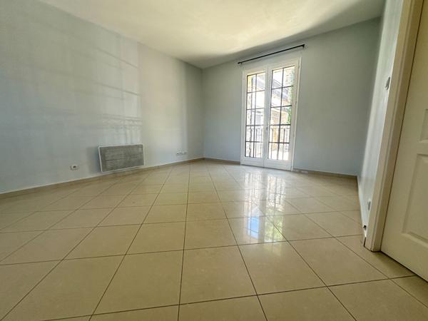 Appartement 2 pièces à louer à Combs-la-Ville - Exclusivité Guy Hoquet