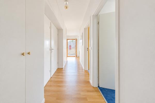 Appartement
         3 pièces
        - 63 m² Exclusivité 325 000 € *