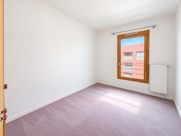 Appartement
         3 pièces
        - 63 m² Exclusivité 325 000 € *