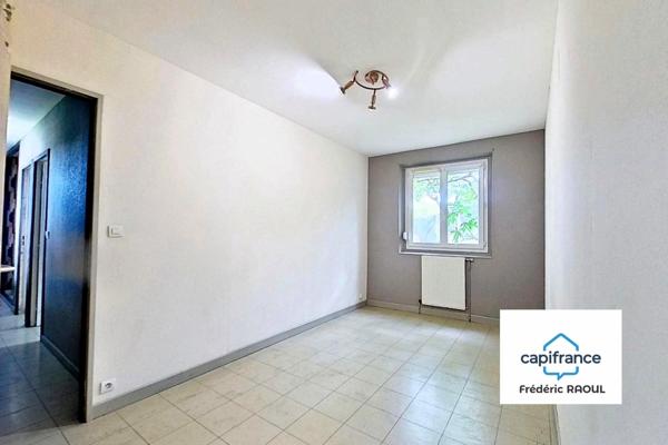 Maison de plain-pied, fonctionnelle, 5 chambres