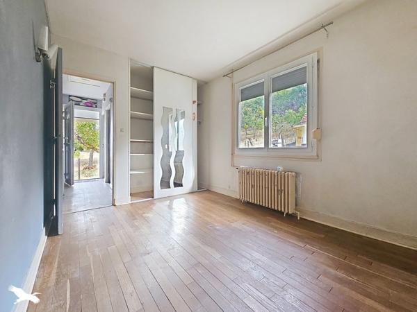Maison 88 494 € Saint-Amand-Montrond 2 p 40,5 m² DPE E