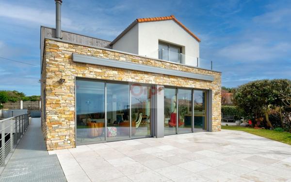 Maison à vendre    9 pièces •  Château-d'Olonne