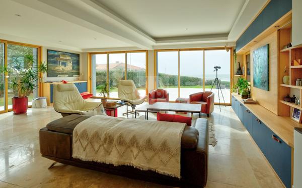 Maison à vendre    9 pièces •  Château-d'Olonne