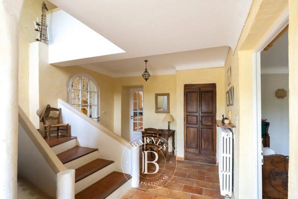Céreste-en-Luberon, Maison 9 Chambres -  310 m² à vendre