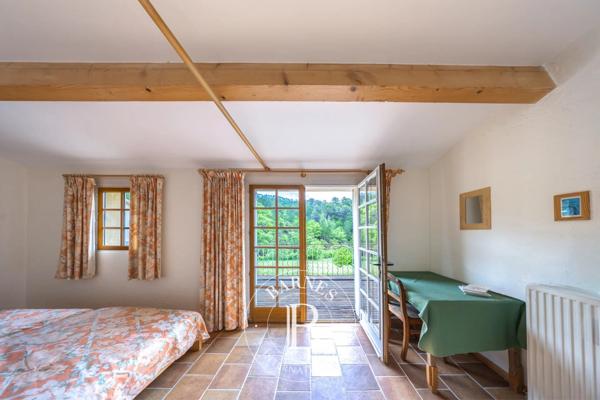 Céreste-en-Luberon, Maison 9 Chambres -  310 m² à vendre