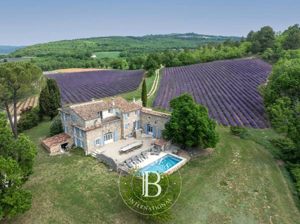 Céreste-en-Luberon, Maison 9 Chambres -  310 m² à vendre