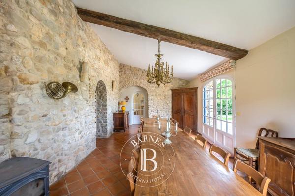 Céreste-en-Luberon, Maison 9 Chambres -  310 m² à vendre