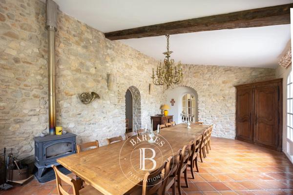 Céreste-en-Luberon, Maison 9 Chambres -  310 m² à vendre
