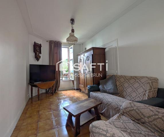 Maison 6 pièces avec jardinet, sous-sol, parking