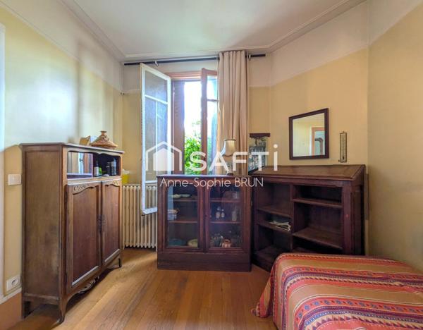 Maison 6 pièces avec jardinet, sous-sol, parking