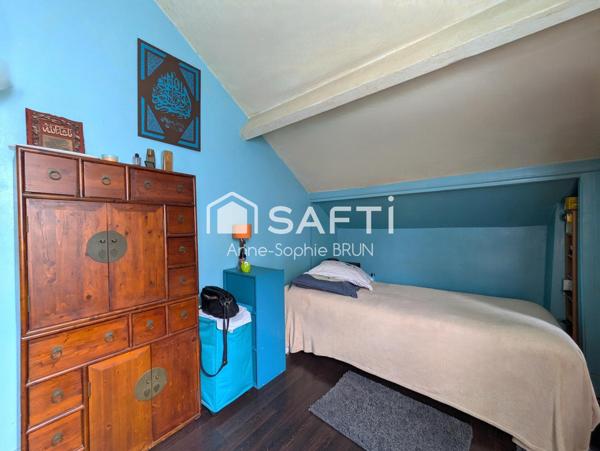 Maison 6 pièces avec jardinet, sous-sol, parking