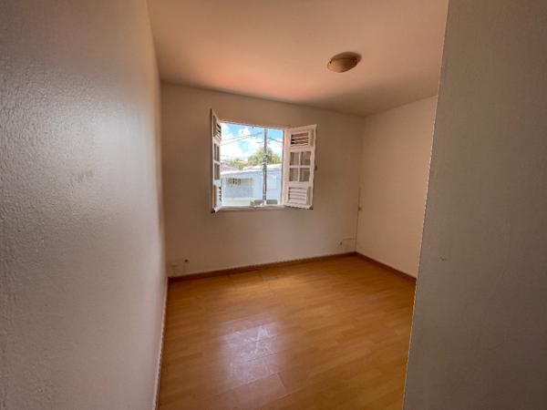 Appartement lumineux avec vue mer à vendre à Schoelcher