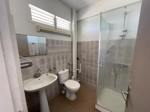 Appartement lumineux avec vue mer à vendre à Schoelcher