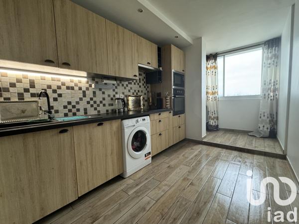 Appartement 4 pièces de 80 m² à Saint-Pierre-des-Corps (37700)