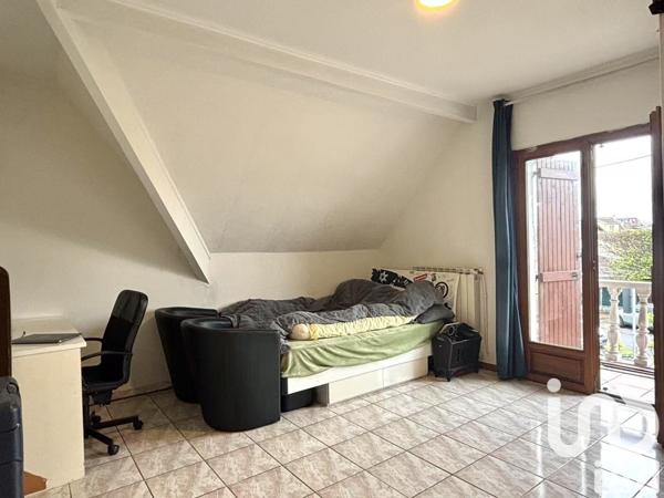 Maison 5 pièces de 167 m² à Le Blanc-Mesnil (93150)