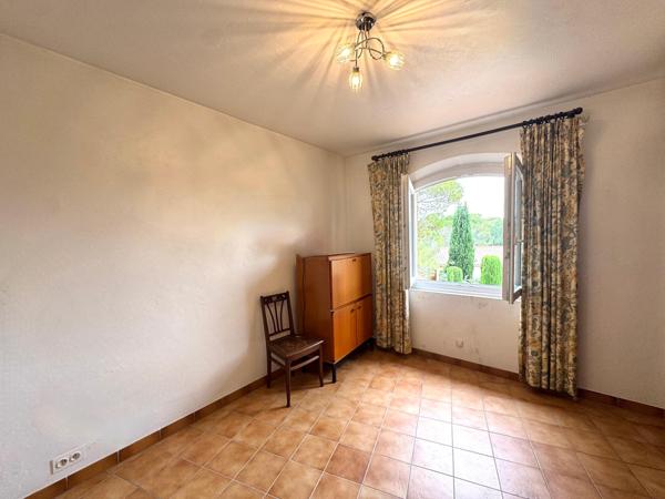 Fréjus Valescure - Villa individuelle quartier résidentiel recherché Sud garage aménageable