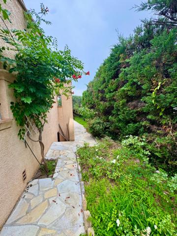 Fréjus Valescure - Villa individuelle quartier résidentiel recherché Sud garage aménageable