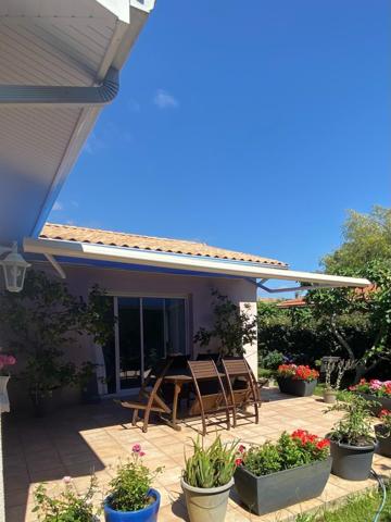 A deux pas du centre d'Andernos Les Bains , au calme absolu , une maison de plain-pied clé en main